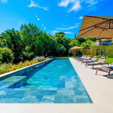 Regina Saint-Tropez